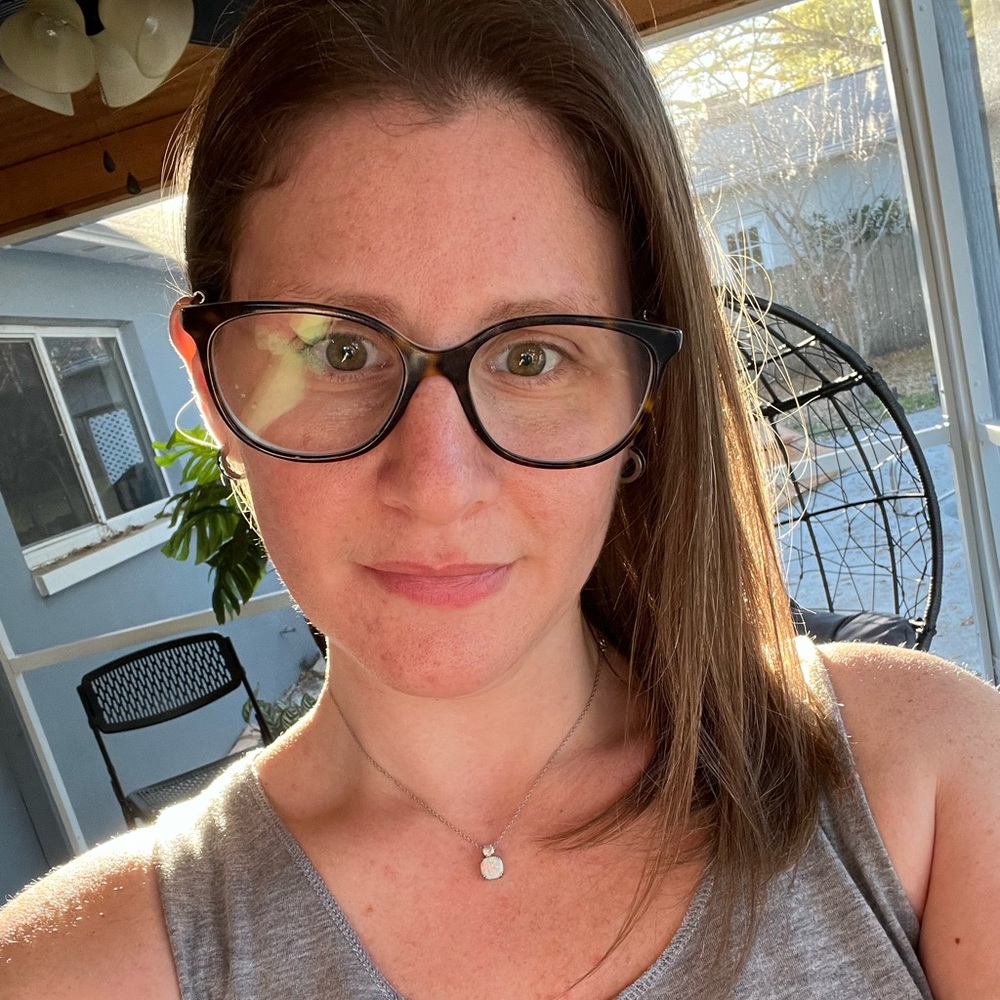 Meet your Posher, Nicole